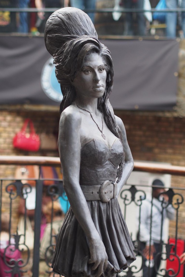 Estatua Amy Winehouse En El Mercado De Camden Tour Londres