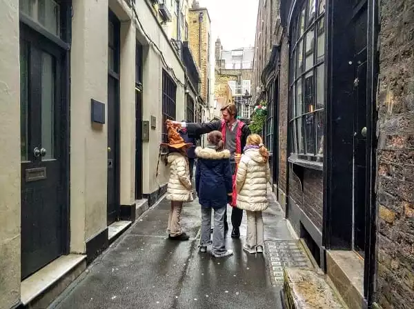 Tour Harry Potter Londres - Callejon-Knockturn-en-Londres-min